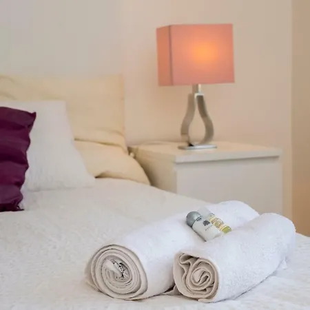 Queen's House Lapa, Boutique Apt 2 Bedrooms With Ac Apartment