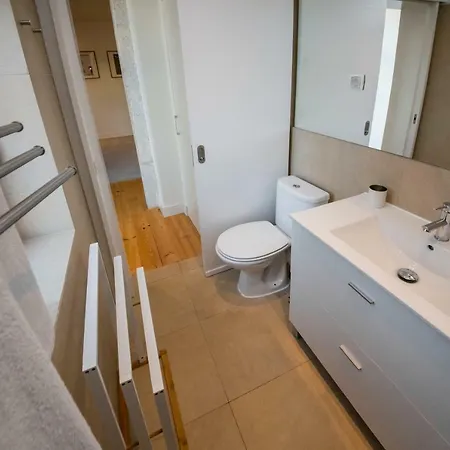 Queen's House Lapa, Boutique Apt 2 Bedrooms With Ac Lisbon